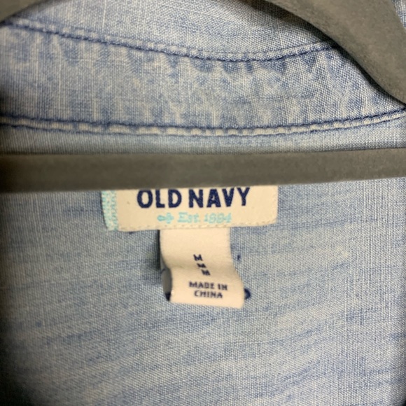 3/$25 Old Navy Oversized Chambray Button Up - Picture 4 of 7